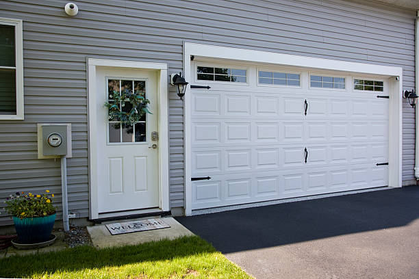 24/7 Emergency Garage Door Panel Replacement experts in Charleston, WV